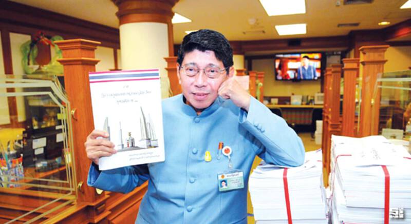 วิษณุเปิดปูมร่างรัฐธรรมนูญ'มีชัย’ ตอกย้ำ‘หน้าที่’มาก่อนอำนาจ วิษณุเปิดปูมร่างรัฐธรรมนูญ'มีชัย’ ตอกย้ำ‘หน้าที่’มาก่อนอำนาจ