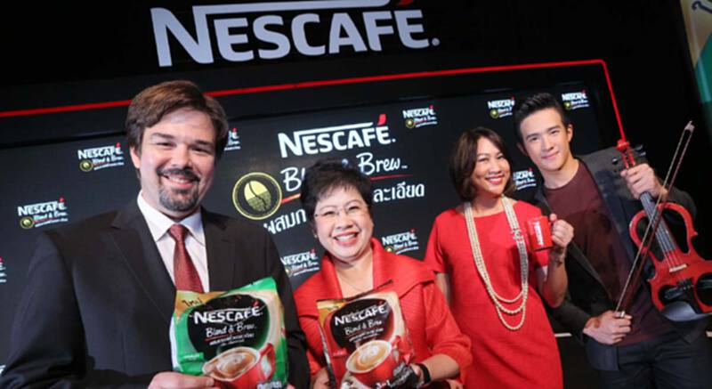 เนสกาแฟ พลิกโฉมตลาดกาแฟปรุงสำเร็จ ส่ง “เนสกาแฟ เบลนด์ แอนด์ บรู”
ชูจุดขาย “ผสมกาแฟคั่วบดละเอียด” ครั้งแรกในไทย
เนสกาแฟ พลิกโฉมตลาดกาแฟปรุงสำเร็จ ส่ง “เนสกาแฟ เบลนด์ แอนด์ บรู”
ชูจุดขาย “ผสมกาแฟคั่วบดละเอียด” ครั้งแรกในไทย