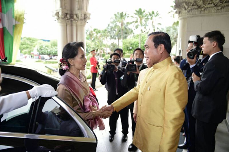 ประยุทธ์เปิดทำเนียบต้อนรับซูจี ประยุทธ์เปิดทำเนียบต้อนรับซูจี