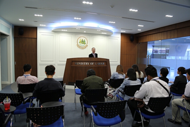 กระทรวงแรงงานพร้อมเสนอ ครม.ตั้งศูนย์แรกรับต่างด้าวฯ กระทรวงแรงงานพร้อมเสนอ ครม.ตั้งศูนย์แรกรับต่างด้าวฯ