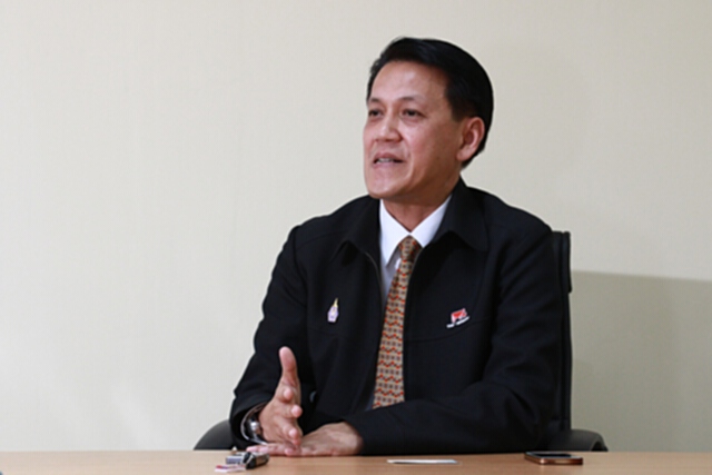 อ.ส.ค.ติดตั้งเครื่องบรรจุนม UHT แบบไฮสปีดไม่ล็อกสเปก อ.ส.ค.ติดตั้งเครื่องบรรจุนม UHT แบบไฮสปีดไม่ล็อกสเปก