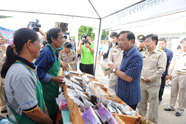 รมว.เกษตรฯลงพื้นที่ราชบุรี เร่งรัดแผนยึดคืนพื้นที่ส.ป.ก.กลุ่ม 3 จังหวัด รมว.เกษตรฯลงพื้นที่ราชบุรี เร่งรัดแผนยึดคืนพื้นที่ส.ป.ก.กลุ่ม 3 จังหวัด