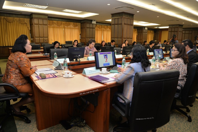กระทรวงแรงงาน เผยรัฐ - NGOs ทำงานร่วมต่อต้านค้ามนุษย์ ตั้งศูนย์ช่วยเหลือต่างด้าว 10 จังหวัด กระทรวงแรงงาน เผยรัฐ - NGOs ทำงานร่วมต่อต้านค้ามนุษย์ ตั้งศูนย์ช่วยเหลือต่างด้าว 10 จังหวัด