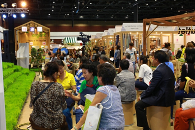 คนแห่ชมงาน Organic and Natural Expo 2016 ตอกย้ำกระแสนิยมสินค้าออร์แกนนิค คนแห่ชมงาน Organic and Natural Expo 2016 ตอกย้ำกระแสนิยมสินค้าออร์แกนนิค