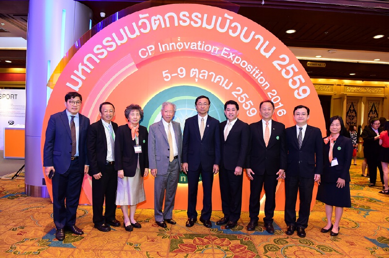 เครือเจริญโภคภัณฑ์ต้อนรับรมว.วิทยาศาสตร์เยี่ยมชมมหกรรมนวัตกรรมบัวบาน 2559