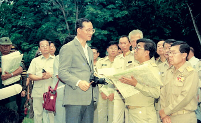 ‘ไปท้องที่กันดารจะพระทัยร้อน... อยากช่วยประชาชน’ ‘ไปท้องที่กันดารจะพระทัยร้อน... อยากช่วยประชาชน’