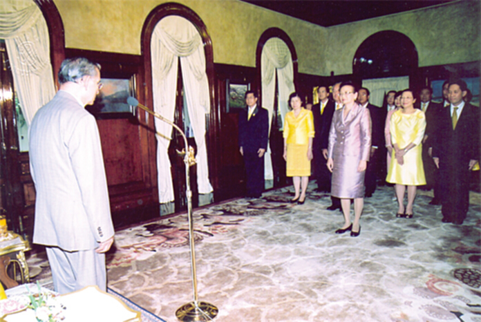 พระราชดำรัส ให้กำลังใจ‘แบงก์ชาติ’ ที่สุดความตื้นตัน ธาริษา วัฒนเกส พระราชดำรัส ให้กำลังใจ‘แบงก์ชาติ’ ที่สุดความตื้นตัน ธาริษา วัฒนเกส