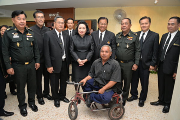 ก.แรงงานคาดปี 60 สร้างอาชีพให้คนพิการและผู้สูงอายุภาคอีสาน 2,773 คน ก.แรงงานคาดปี 60 สร้างอาชีพให้คนพิการและผู้สูงอายุภาคอีสาน 2,773 คน