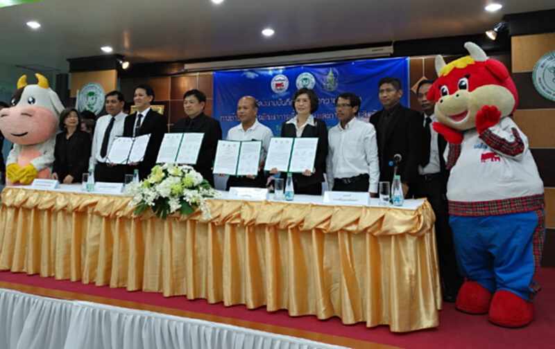 3ประสานเอ็มโอยูลุยส่งเสริมผลิตภัณฑ์นมภาคใต้ตอนล่าง 3ประสานเอ็มโอยูลุยส่งเสริมผลิตภัณฑ์นมภาคใต้ตอนล่าง