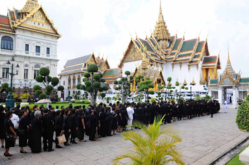 สำนักพระราชวังแจ้งงดการเข้าถวายสักการะพระบรมศพ 1-2 ธ.ค.นี้ สำนักพระราชวังแจ้งงดการเข้าถวายสักการะพระบรมศพ 1-2 ธ.ค.นี้