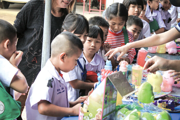 ‘เศษกระจกนิรภัย’ สู่โรงอาหาร รักษ์โลกอเนกประสงค์ ของ มิตซูบิชิ เอลเลเวเตอร์ เพื่อเด็กชนบท ‘เศษกระจกนิรภัย’ สู่โรงอาหาร รักษ์โลกอเนกประสงค์ ของ มิตซูบิชิ เอลเลเวเตอร์ เพื่อเด็กชนบท