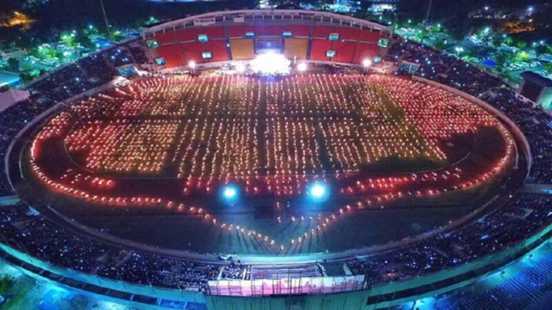 พสกนิกรชาวเชียงใหม่รวมพลังแสดงความจงรักภักดี พสกนิกรชาวเชียงใหม่รวมพลังแสดงความจงรักภักดี