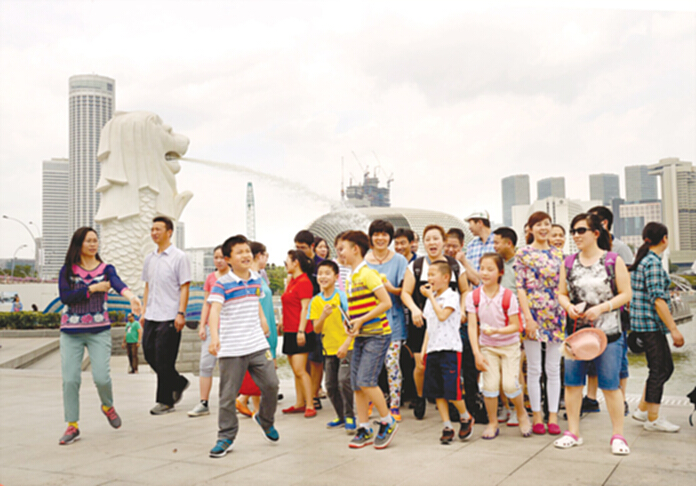 ช็อปปิ้งสิงคโปร์ฟื้นคืนชีพ นักท่องเที่ยวจีนเข้าห้างมากกว่าเสี่ยงโชคในกาสิโน ช็อปปิ้งสิงคโปร์ฟื้นคืนชีพ นักท่องเที่ยวจีนเข้าห้างมากกว่าเสี่ยงโชคในกาสิโน