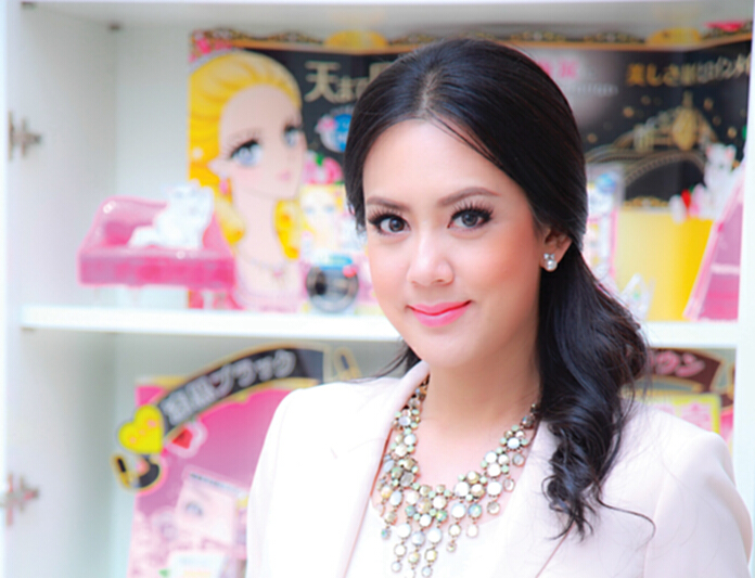 แฟชั่นควีนบุกหนักตลาดเมกอัพ ปั้น‘คาทริซ’เจาะสาวออฟฟิศ หวังโตเพิ่ม 30% แฟชั่นควีนบุกหนักตลาดเมกอัพ ปั้น‘คาทริซ’เจาะสาวออฟฟิศ หวังโตเพิ่ม 30%