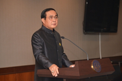 นายกฯชื่นชมคนไทยไม่ทิ้งกัน ระดมช่วยเหลือชาวใต้ นายกฯชื่นชมคนไทยไม่ทิ้งกัน ระดมช่วยเหลือชาวใต้