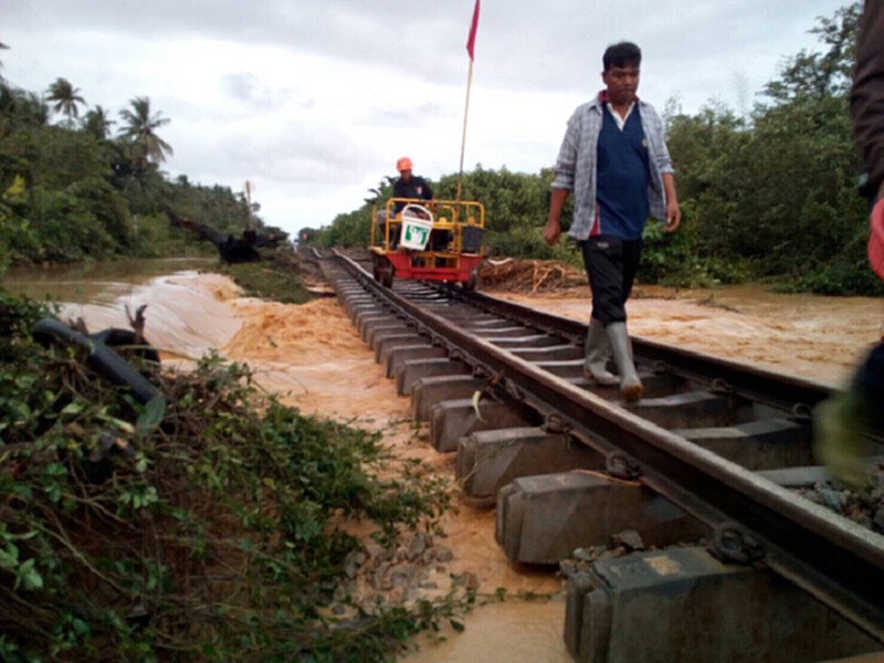 การรถไฟฯเผยน้ำท่วมขยายวงกว้างเดินรถได้ถึงแค่สถานีประจวบคีรีขันธ์ การรถไฟฯเผยน้ำท่วมขยายวงกว้างเดินรถได้ถึงแค่สถานีประจวบคีรีขันธ์