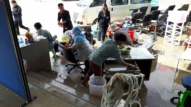 เร่งกู้โรงพยาบาลบางสะพานเริ่มเปิดบริการผู้ป่วยนอก/ฉุกเฉินพรุ่งนี้(13 ม.ค.) เร่งกู้โรงพยาบาลบางสะพานเริ่มเปิดบริการผู้ป่วยนอก/ฉุกเฉินพรุ่งนี้(13 ม.ค.)