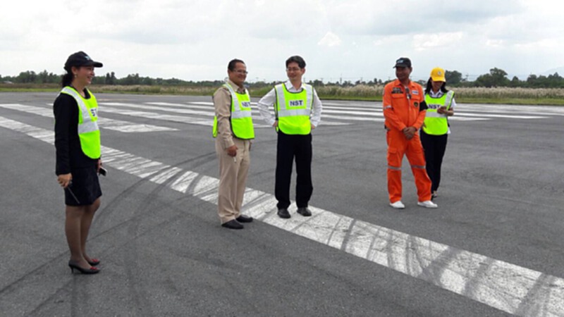 รองอธิบดีกรมท่าอากาศยานลงพื้นที่เพื่อติดตามสถานการณ์สนามบินภาคใต้หลังน้ำท่วม รองอธิบดีกรมท่าอากาศยานลงพื้นที่เพื่อติดตามสถานการณ์สนามบินภาคใต้หลังน้ำท่วม
