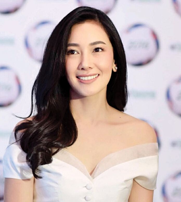 'นุ่น' ทุ่ม 20 ล.เปิด'วอร์ร่า' 'นุ่น' ทุ่ม 20 ล.เปิด'วอร์ร่า'