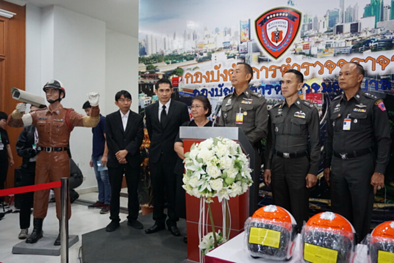 บก.จร.จับมือสกว.ต่อยอดจ่าเฉย ลุยจับจยย.ไม่สวมหมวกกันน็อค บก.จร.จับมือสกว.ต่อยอดจ่าเฉย ลุยจับจยย.ไม่สวมหมวกกันน็อค