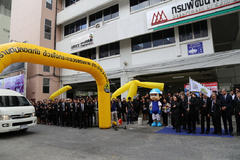 กระทรวงแรงงานปล่อยคาราวานตรวจสภาพรถฟรีช่วงสงกรานต์ กระทรวงแรงงานปล่อยคาราวานตรวจสภาพรถฟรีช่วงสงกรานต์