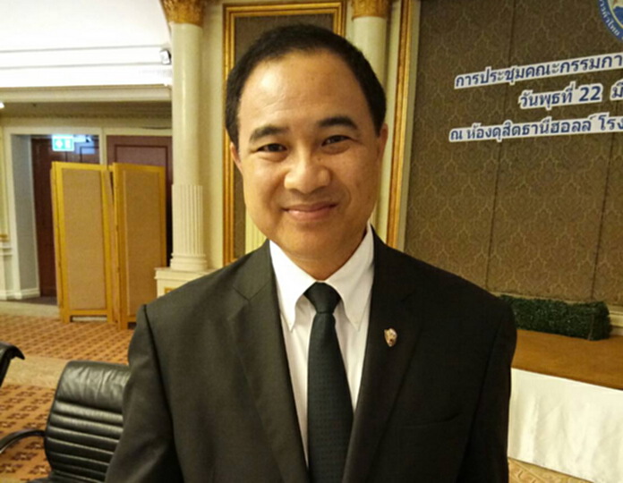 “กลินท์”ชู 2 ปีในตำแหน่งลุย Trade &Serviec 4.0 “กลินท์”ชู 2 ปีในตำแหน่งลุย Trade &Serviec 4.0