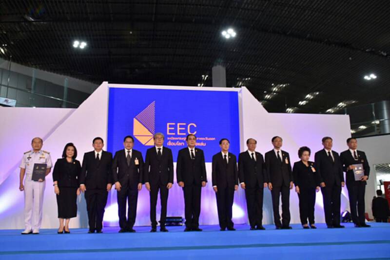“อุตตม” ย้ำนักลงทุนแห่สนใจลงทุนใน EEC ปี 60 สตาร์ทหลายโครงการ “อุตตม” ย้ำนักลงทุนแห่สนใจลงทุนใน EEC ปี 60 สตาร์ทหลายโครงการ