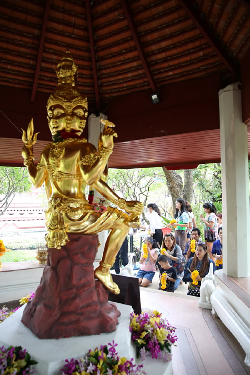 พิพิธภัณฑ์ช้างเอราวัณ สืบสานประเพณีสงกรานต์ พิพิธภัณฑ์ช้างเอราวัณ สืบสานประเพณีสงกรานต์