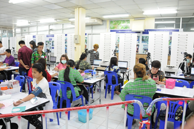 เสนอทางออก สธ.แก้ปัญหาบัตรประกันสุขภาพแรงงานข้ามชาติ เสนอทางออก สธ.แก้ปัญหาบัตรประกันสุขภาพแรงงานข้ามชาติ