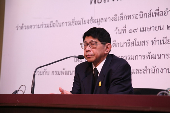 “วิษณุ”เผยบันได 4 ขั้น ยกไทยขึ้นอันดับประเทศน่าลงทุนในอาเซียน “วิษณุ”เผยบันได 4 ขั้น ยกไทยขึ้นอันดับประเทศน่าลงทุนในอาเซียน
