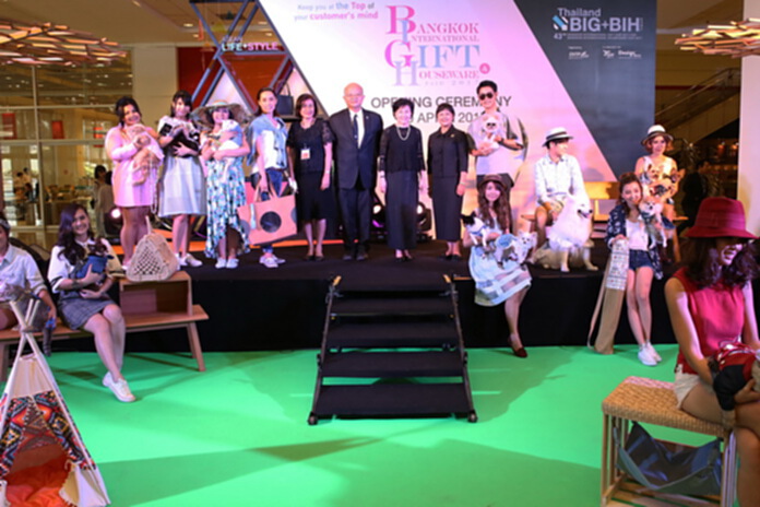 หนุนผู้ประกอบการไทยเจาะตลาดสินค้าสำหรับสัตว์เลี้ยงในญี่ปุ่น หนุนผู้ประกอบการไทยเจาะตลาดสินค้าสำหรับสัตว์เลี้ยงในญี่ปุ่น