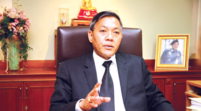 อคส.ประกาศให้สินบน แจ้งเบาะแสข้าวอุตสาหกรรมทะลักตลาดทั่วไป อคส.ประกาศให้สินบน แจ้งเบาะแสข้าวอุตสาหกรรมทะลักตลาดทั่วไป
