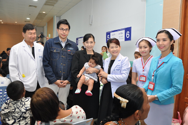 รพ.ยันฮี เดินหน้าโครงการ “ยิ้มสวย ด้วยแพทย์” รพ.ยันฮี เดินหน้าโครงการ “ยิ้มสวย ด้วยแพทย์”