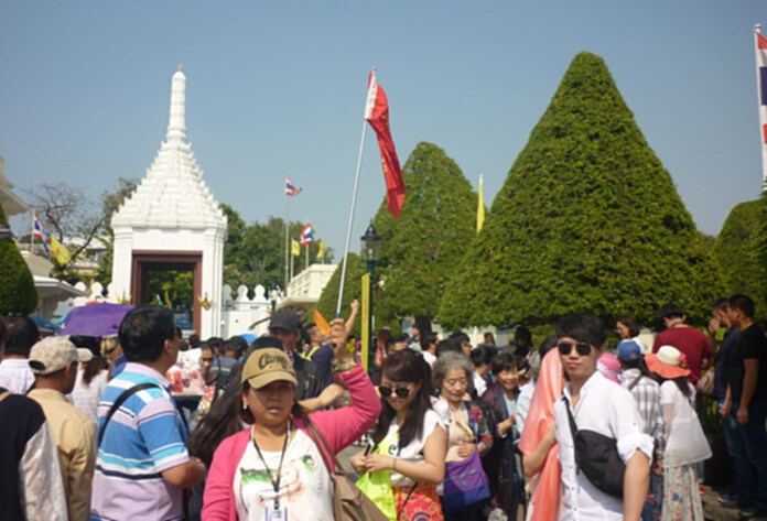 คาดตลาดนักท่องเที่ยวจีนกลับมาฟื้นตัวในช่วงครึ่งหลังปี 60 หนุนทั้งปีโต 5.0-7.5% คาดตลาดนักท่องเที่ยวจีนกลับมาฟื้นตัวในช่วงครึ่งหลังปี 60 หนุนทั้งปีโต 5.0-7.5%