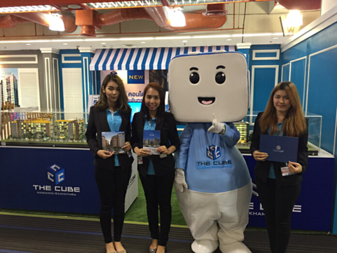 The Cube Plus Minburi ออกบูทกระตุ้นยอดรับเปิดเทอม The Cube Plus Minburi ออกบูทกระตุ้นยอดรับเปิดเทอม