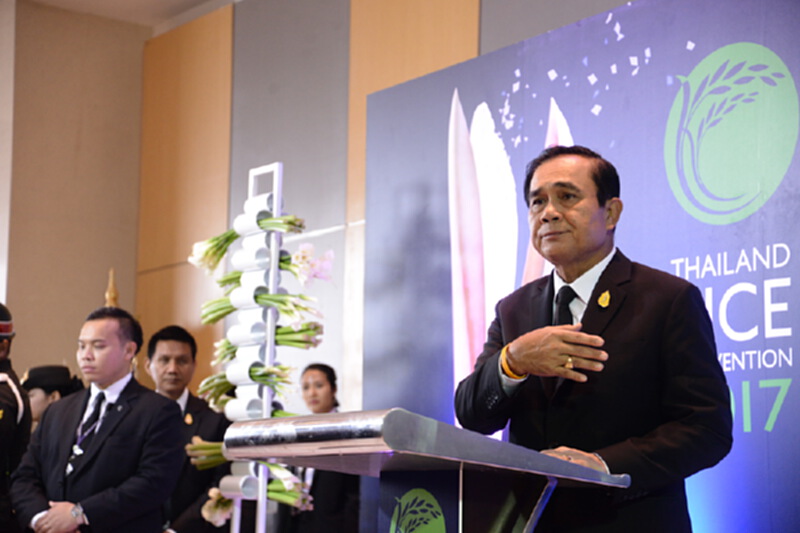 ประยุทธ์สั่งเร่งระบายข้าวในสต๊อก-ขายแล้ว 13 ล้านตันได้เงินแสนล. ประยุทธ์สั่งเร่งระบายข้าวในสต๊อก-ขายแล้ว 13 ล้านตันได้เงินแสนล.