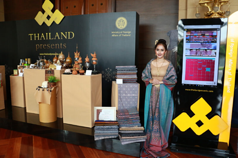 กต.เปิดตัวโครงการ“Thailand Presents”นำ SME ไทยสู่ตลาดโลก กต.เปิดตัวโครงการ“Thailand Presents”นำ SME ไทยสู่ตลาดโลก