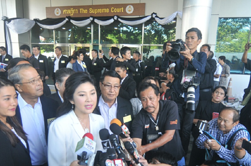 "ยิ่งลักษณ์"ตีกันอย่านำ"ทักษิณ"โยงบึ้มรพ.พระมงกุฎฯ "ยิ่งลักษณ์"ตีกันอย่านำ"ทักษิณ"โยงบึ้มรพ.พระมงกุฎฯ
