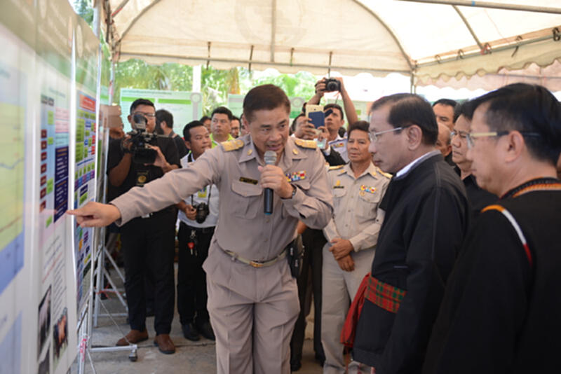 "ฉัตรชัย" ปลื้ม 2 ปีดันแปลงใหญ่เห็นผล ยกศรีสะเกษหลุดเกณฑ์จังหวัดยากจน "ฉัตรชัย" ปลื้ม 2 ปีดันแปลงใหญ่เห็นผล ยกศรีสะเกษหลุดเกณฑ์จังหวัดยากจน