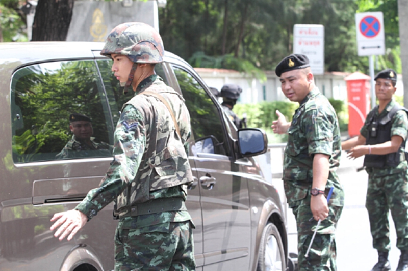 คสช.กำชับทุกหน่วยคุมเข้มทุกพื้นที่ แม้จับมือบึ้มป่วนกทม.ได้ คสช.กำชับทุกหน่วยคุมเข้มทุกพื้นที่ แม้จับมือบึ้มป่วนกทม.ได้