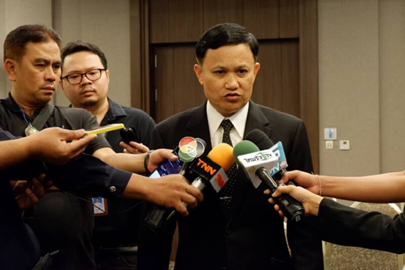 กสทช. จี้ เฟซบุ๊ก ยูทูบ เข้าแจ้งให้บริการ OTT ภายใน 30 วัน กสทช. จี้ เฟซบุ๊ก ยูทูบ เข้าแจ้งให้บริการ OTT ภายใน 30 วัน