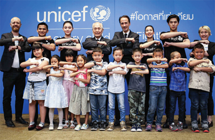 Friends of UNICEF ร่วมพลังสร้างการเปลี่ยนแปลง Friends of UNICEF ร่วมพลังสร้างการเปลี่ยนแปลง