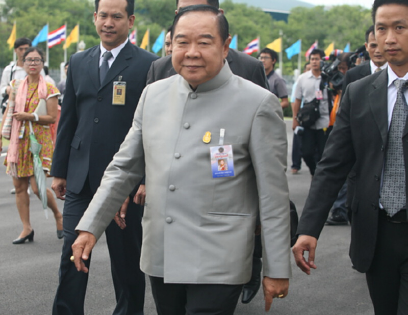 "ประวิตร" เผยไม่คิดตั้งพรรค ยัน คสช.เดินตามโรดแมป "ประวิตร" เผยไม่คิดตั้งพรรค ยัน คสช.เดินตามโรดแมป