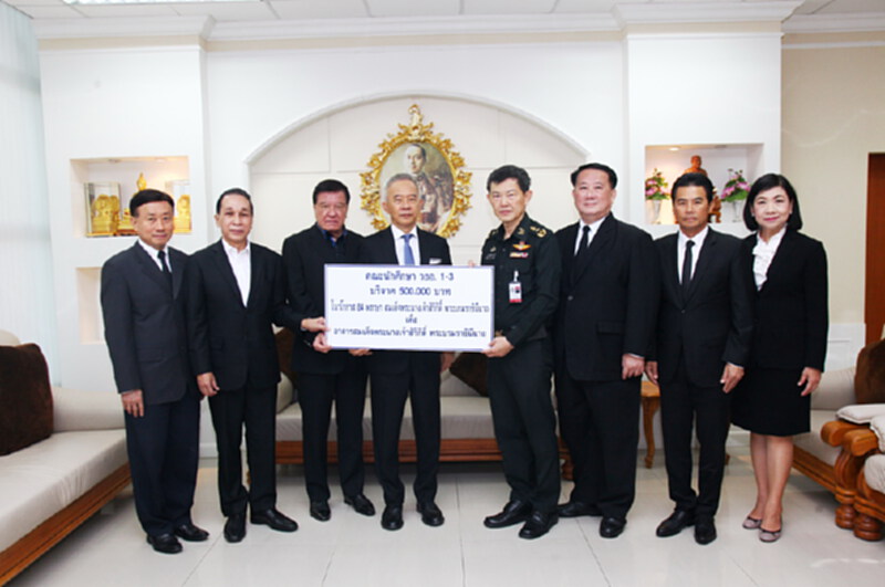 คณะนักศึกษา วธอ.มอบเงินสนับสนุนจัดซื้อเครื่องมืออุปกรณ์ทางการแพทย์ คณะนักศึกษา วธอ.มอบเงินสนับสนุนจัดซื้อเครื่องมืออุปกรณ์ทางการแพทย์