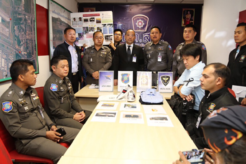 สนามบินสุวรรณภูมิผนึกตำรวจจับกุมผู้ต้องหาชาวจีนขโมยทรัพย์สินผู้โดยสาร สนามบินสุวรรณภูมิผนึกตำรวจจับกุมผู้ต้องหาชาวจีนขโมยทรัพย์สินผู้โดยสาร