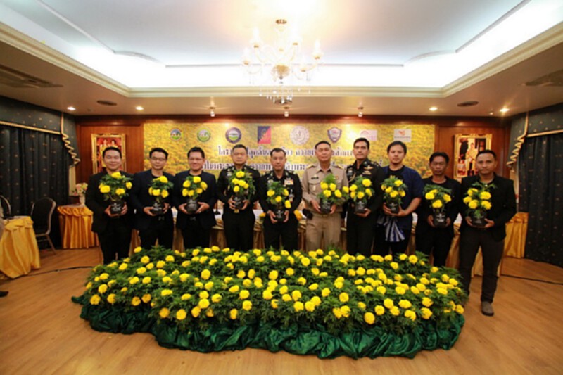 พล.1รอ. ผนึกกำลังเอกชนพลิกฟื้นพ.ท.ขยะเปิดตัว“ทุ่งดาวเรือง รวมใจภักดิ์” พล.1รอ. ผนึกกำลังเอกชนพลิกฟื้นพ.ท.ขยะเปิดตัว“ทุ่งดาวเรือง รวมใจภักดิ์”