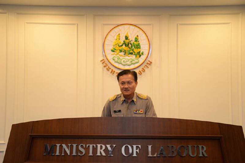 จี้ผู้บริหาร ก.แรงงาน ลงพื้นที่พบผู้ประกอบการ ขอความร่วมมือจ้างแรงงานต่างด้าวให้ถูกต้อง จี้ผู้บริหาร ก.แรงงาน ลงพื้นที่พบผู้ประกอบการ ขอความร่วมมือจ้างแรงงานต่างด้าวให้ถูกต้อง
