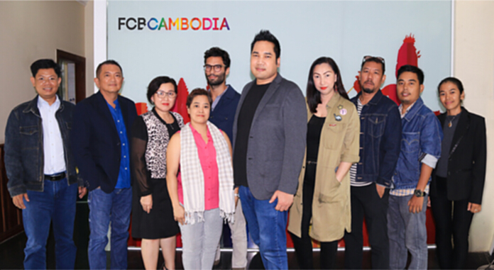 Prakit Holdings พร้อมตอบโจทย์ลูกค้า รุกตลาด AEC ด้วยประสบการณ์ กว่า 20 ปี ในตลาด Indochina Prakit Holdings พร้อมตอบโจทย์ลูกค้า รุกตลาด AEC ด้วยประสบการณ์ กว่า 20 ปี ในตลาด Indochina