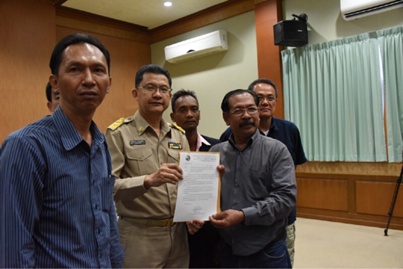 ประมงพื้นบ้านจี้ออกประกาศกระทรวงฯยกเว้นประมงพื้นบ้านไม่เป็นเรือไร้สัญชาติ ประมงพื้นบ้านจี้ออกประกาศกระทรวงฯยกเว้นประมงพื้นบ้านไม่เป็นเรือไร้สัญชาติ