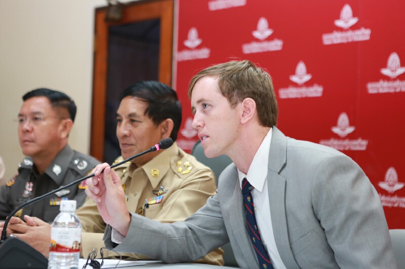 รฟท. ตั้งโต๊ะแจงกรณีฝรั่งทำคลิปวางเหรียญบนรางรถไฟ รฟท. ตั้งโต๊ะแจงกรณีฝรั่งทำคลิปวางเหรียญบนรางรถไฟ